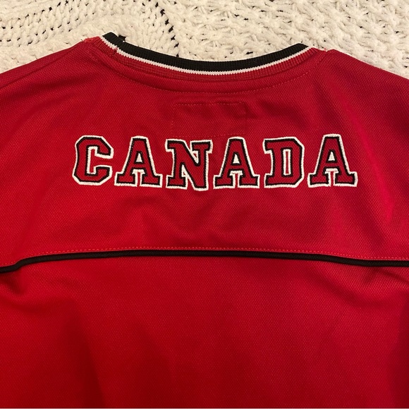 Kids Canada Jersey Maple Leaf Embroidered Rare Size 6 Canadian - Picture 7 of 8